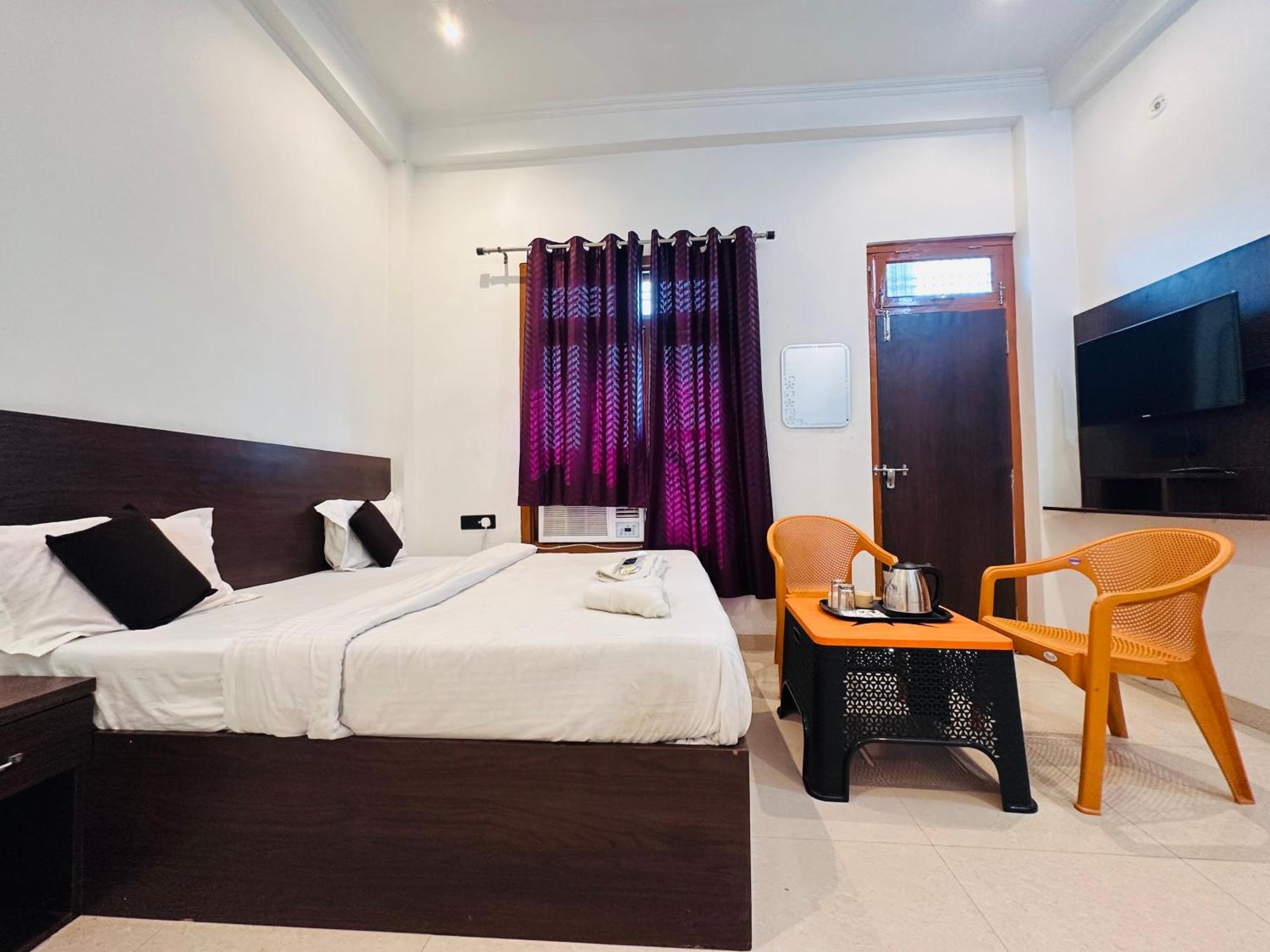 Hotel Hridayam Madhuram -350m From Shri Ram Janam Bhumi Ayodhya