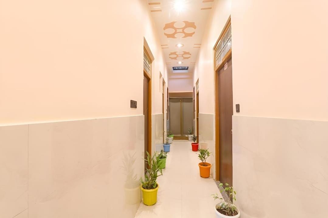 Hotel Hridayam Madhuram -350m From Shri Ram Janam Bhumi 3*