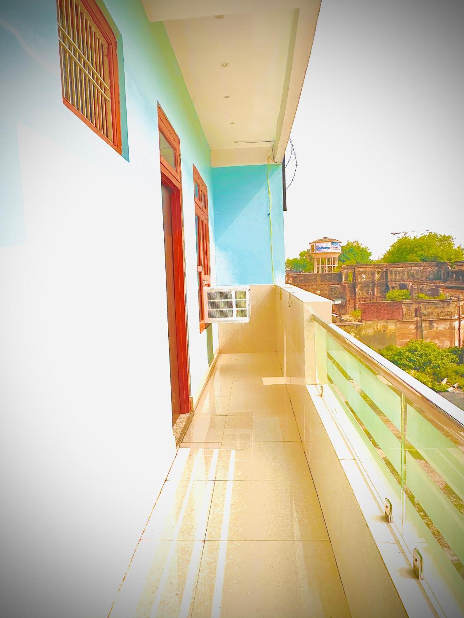 Hotel Hridayam Madhuram -350m From Shri Ram Janam Bhumi
