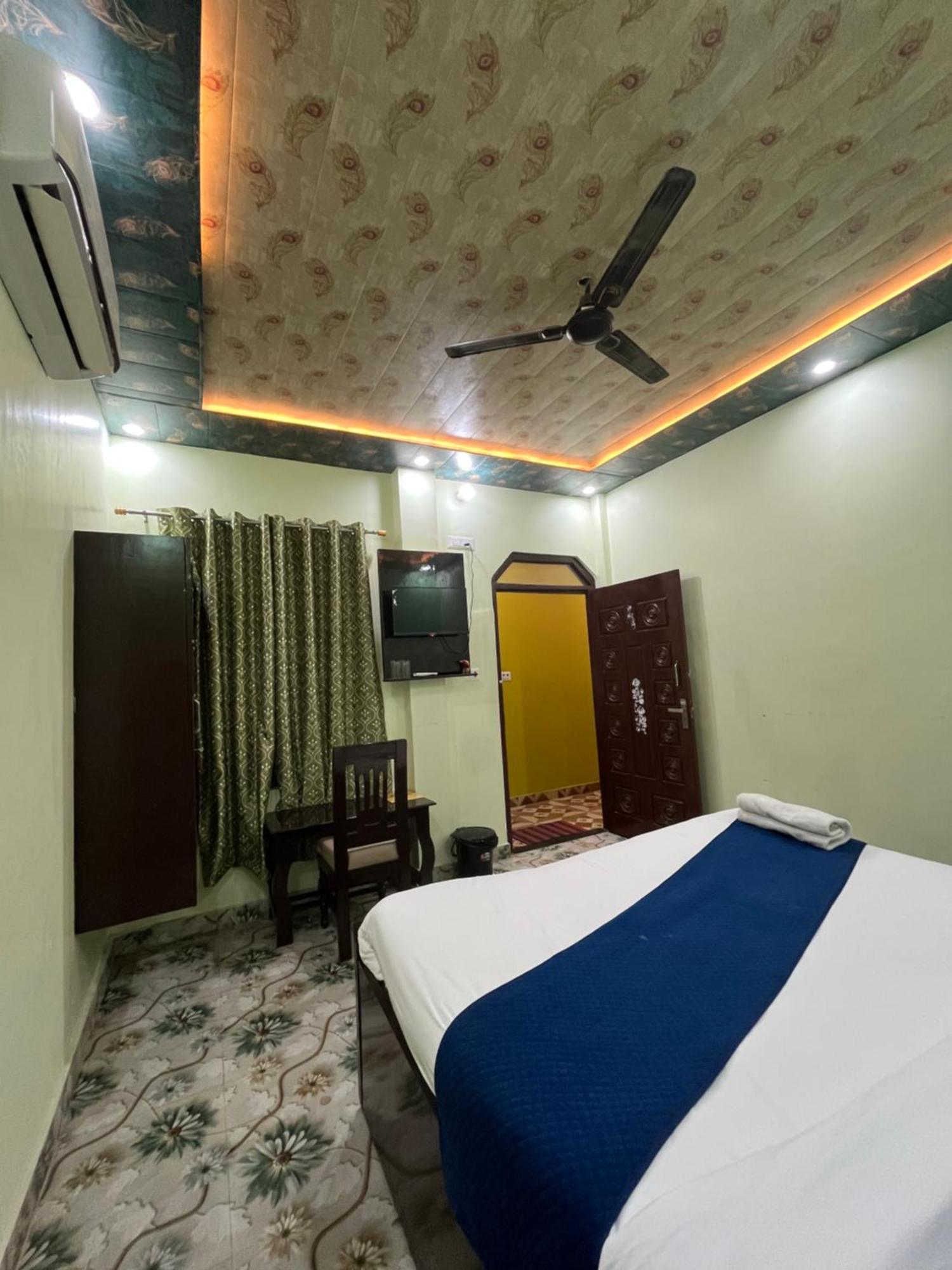 Aryakulam Palace Hotel