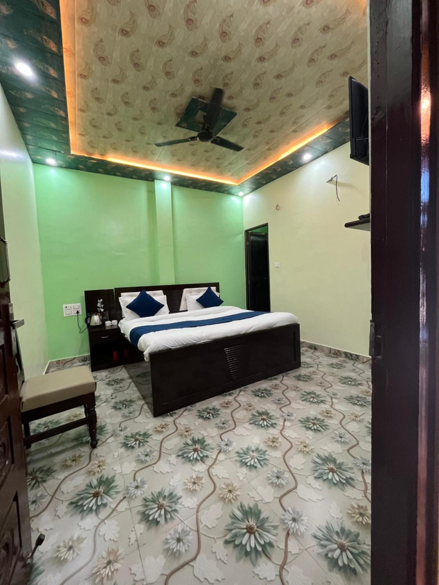 Aryakulam Palace 3*