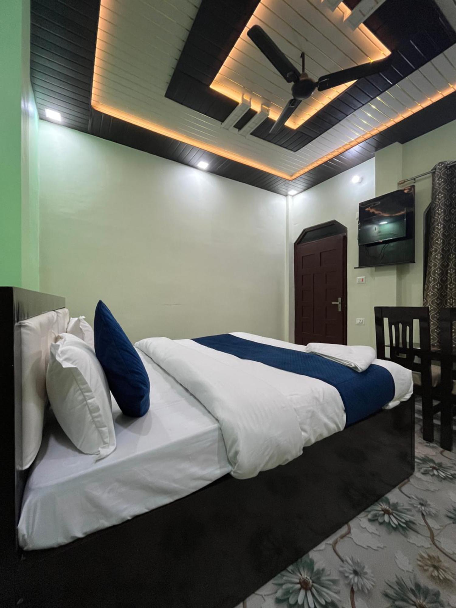 Hotel Aryakulam Palace