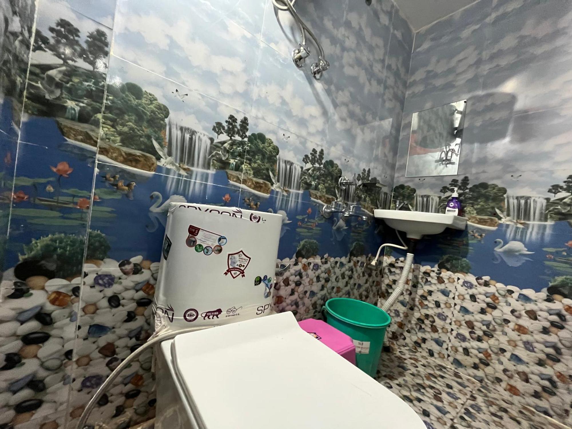 Hotel Aryakulam Palace Ayodhya