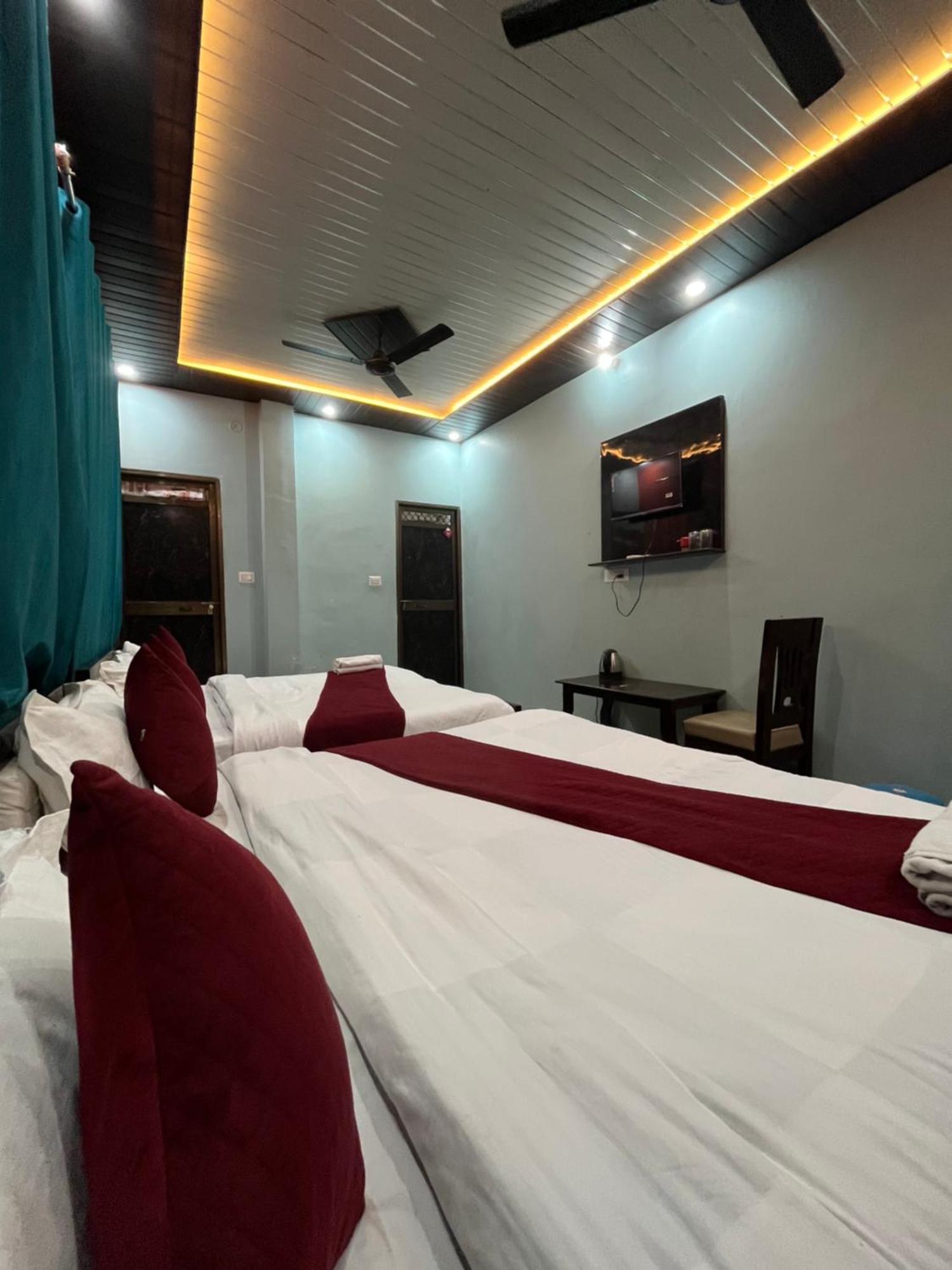 Aryakulam Palace Hotel Ayodhya