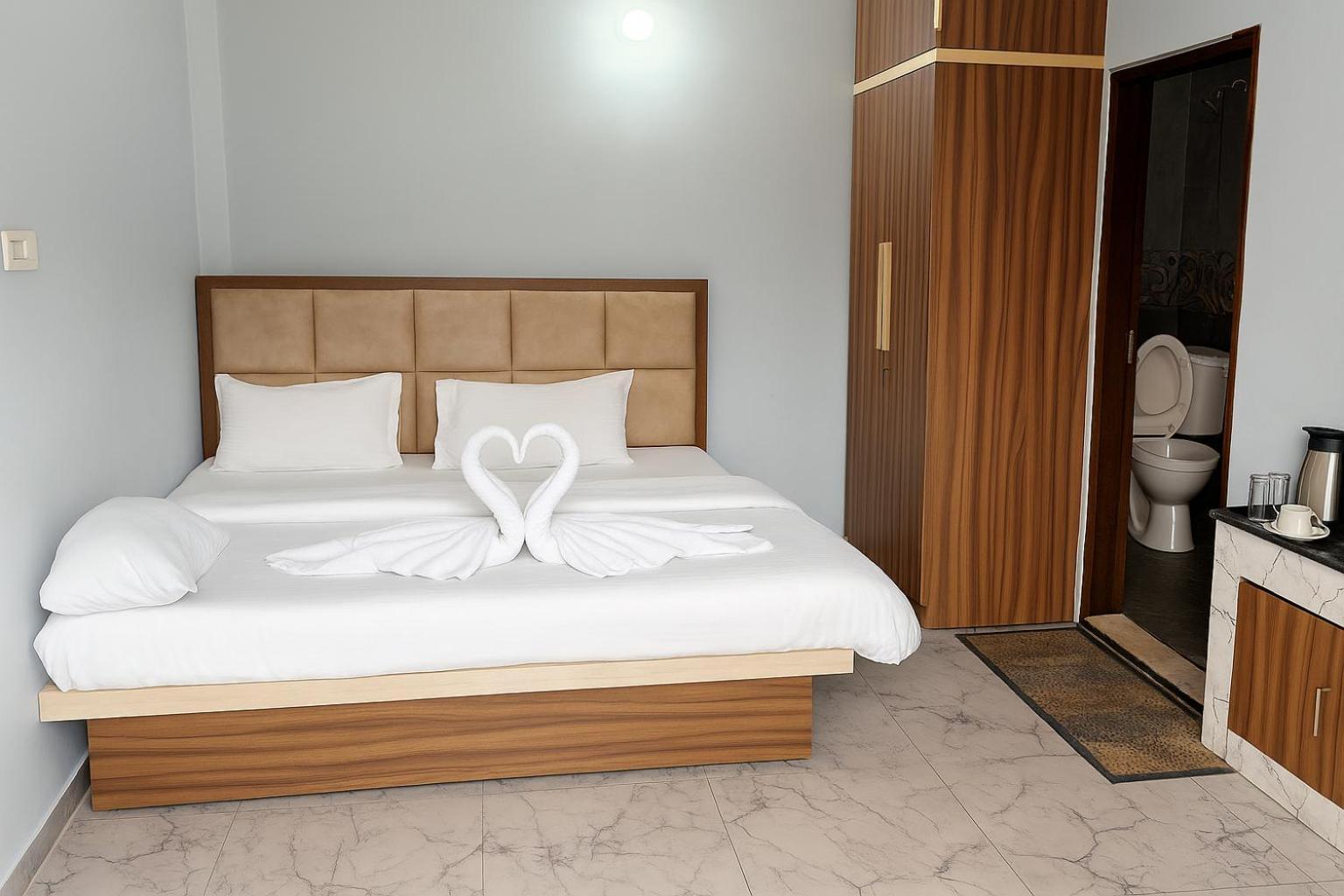 Hotel Rajnandani Palace - Modern Near Ram Mandir With Free Parking 3*