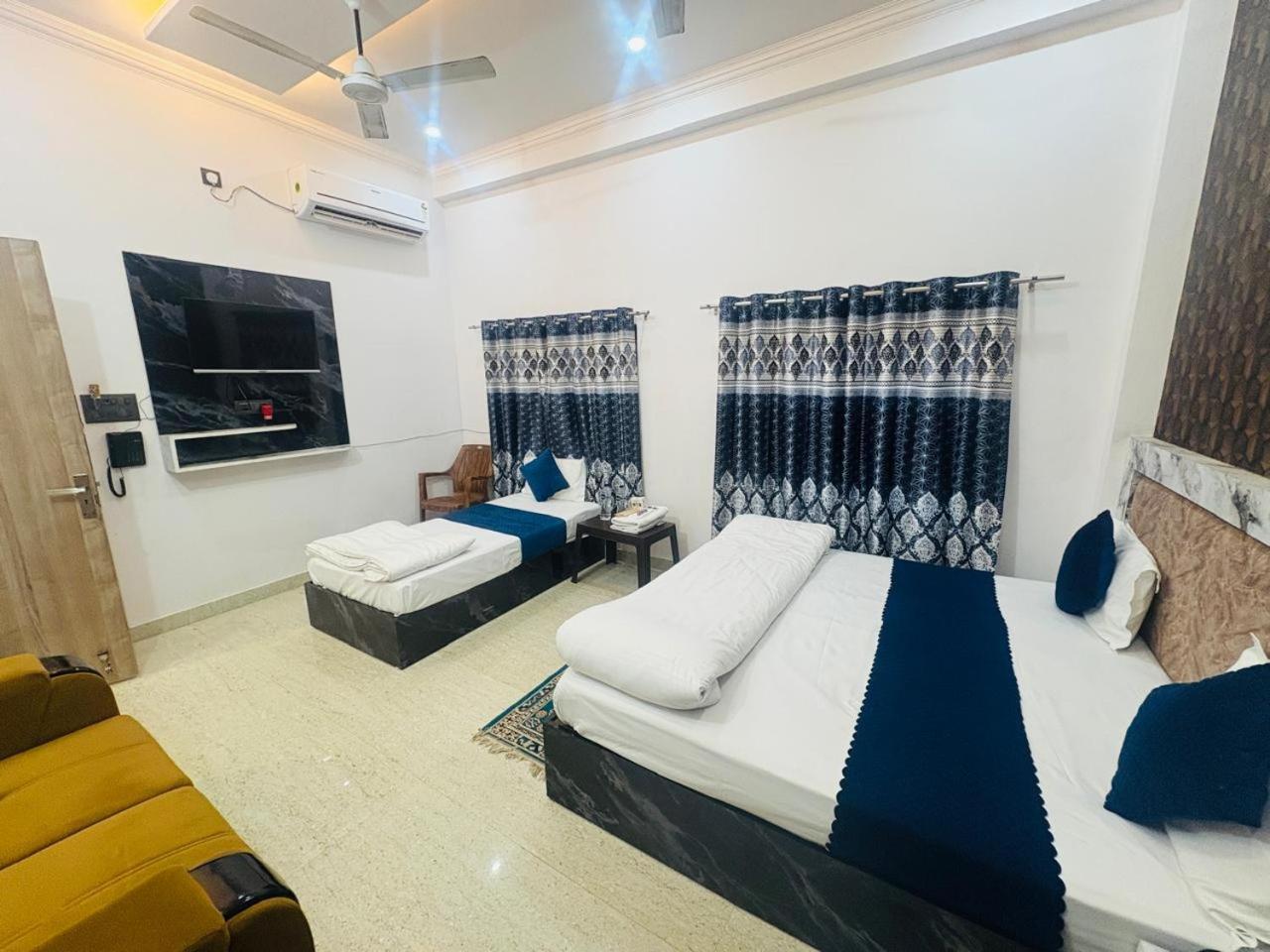 Shri Radhe Radhe Guest House In-Front Of Ram Janam Bhumi Main Gate Opposite 200 Meter Fully Ac All Rooms Homestay *