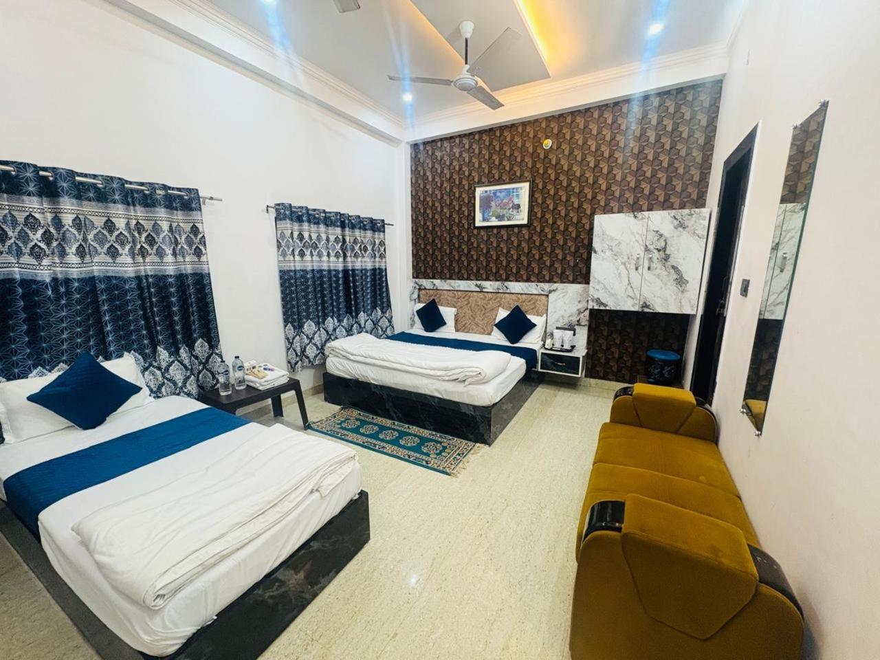 Homestay Shri Radhe Radhe Guest House In-Front Of Ram Janam Bhumi Main Gate Opposite 200 Meter Fully Ac All Rooms *