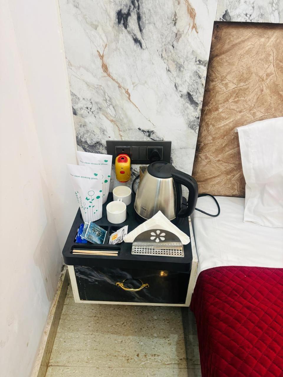 Homestay Shri Radhe Radhe Guest House In-Front Of Ram Janam Bhumi Main Gate Opposite 200 Meter Fully Ac All Rooms Ayodhya