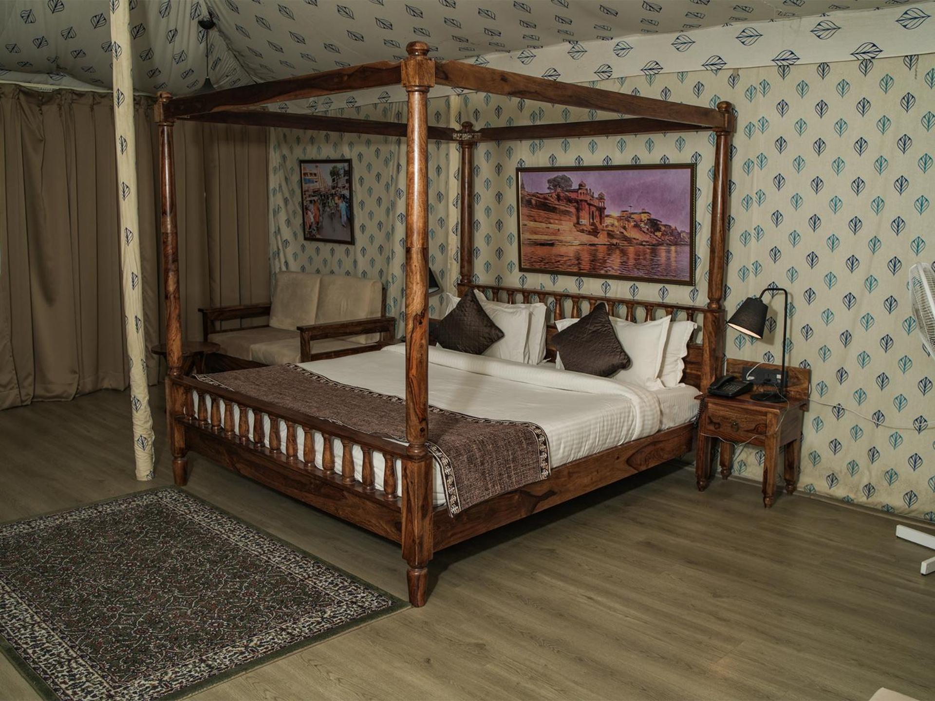 Hotel Praveg Tent Saryu