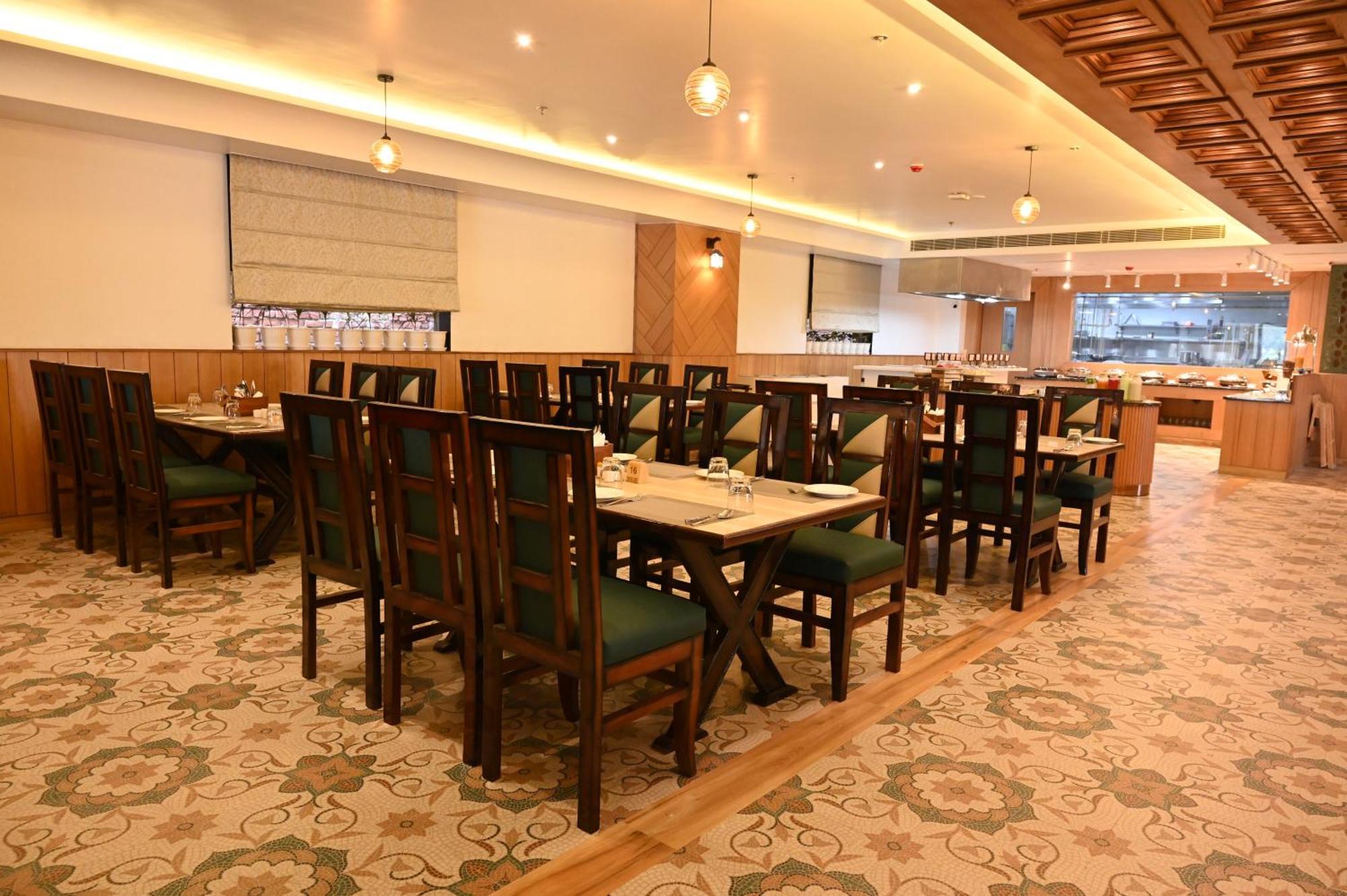 Hotel Ira By Orchid, 4*